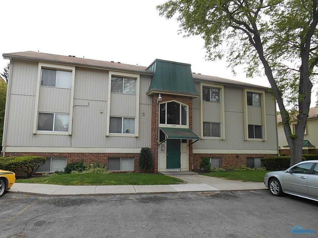 2270 Rockspring Rd #15, Toledo, OH - 2 Bed, 2 Bath Condo - 9 Photos