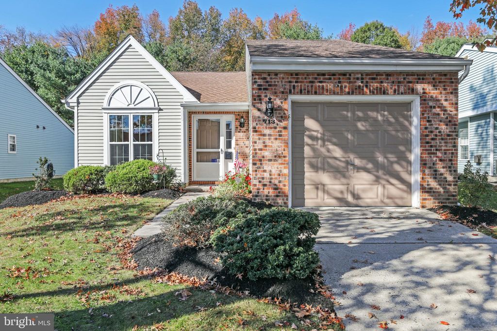 713 Cascade Dr N, Mount Laurel, NJ 08054