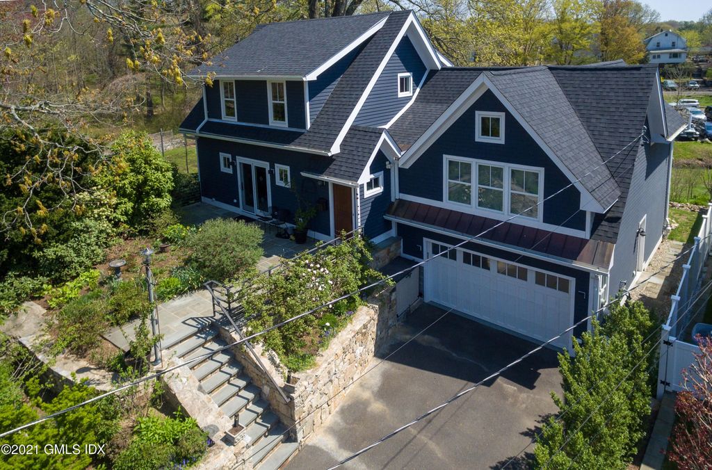 41 Grove St, Cos Cob, CT 06807