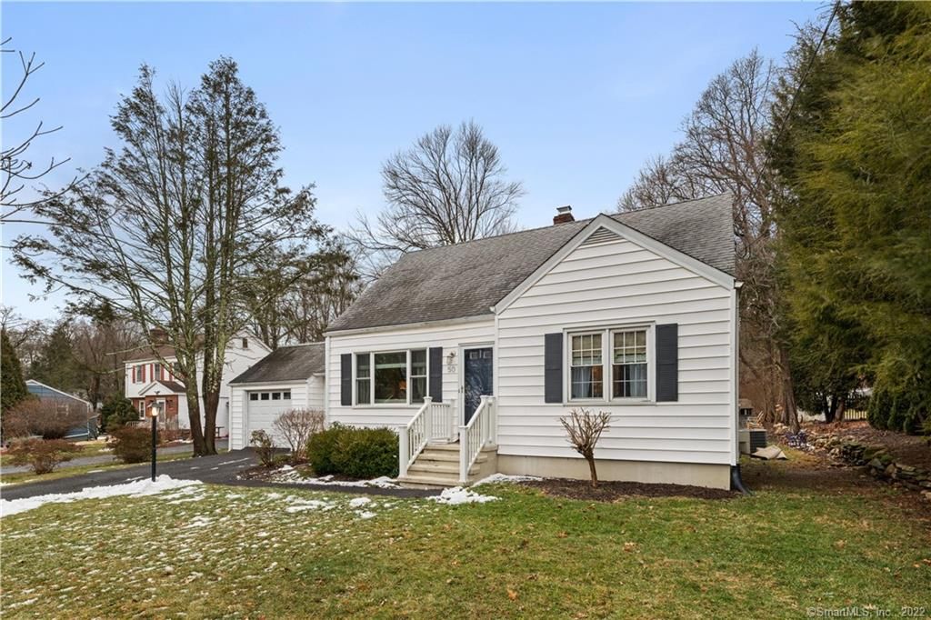 50 Round Hill Rd, Trumbull, CT 06611