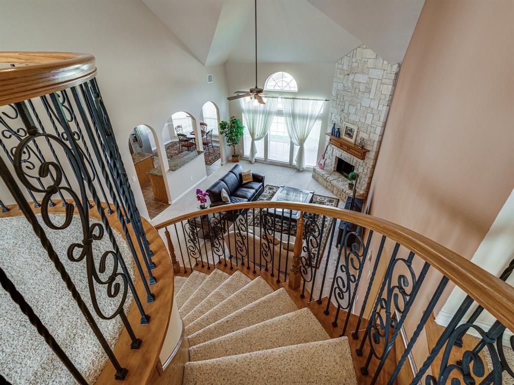 202 Hartley Ln, Red Oak, TX 75154