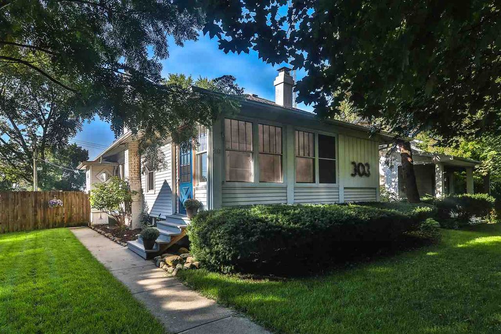 303 Main St, Monroe Center, IL 3 Bed, 1 Bath SingleFamily Home 20