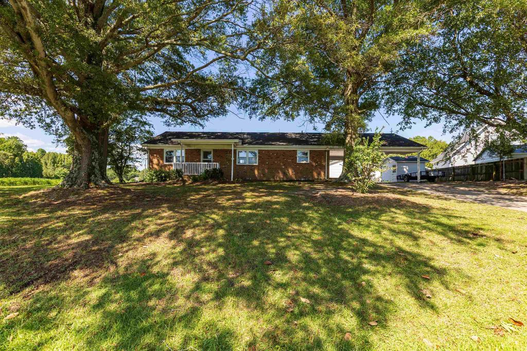 2691 State Highway 42, Willow Spring, NC 27592