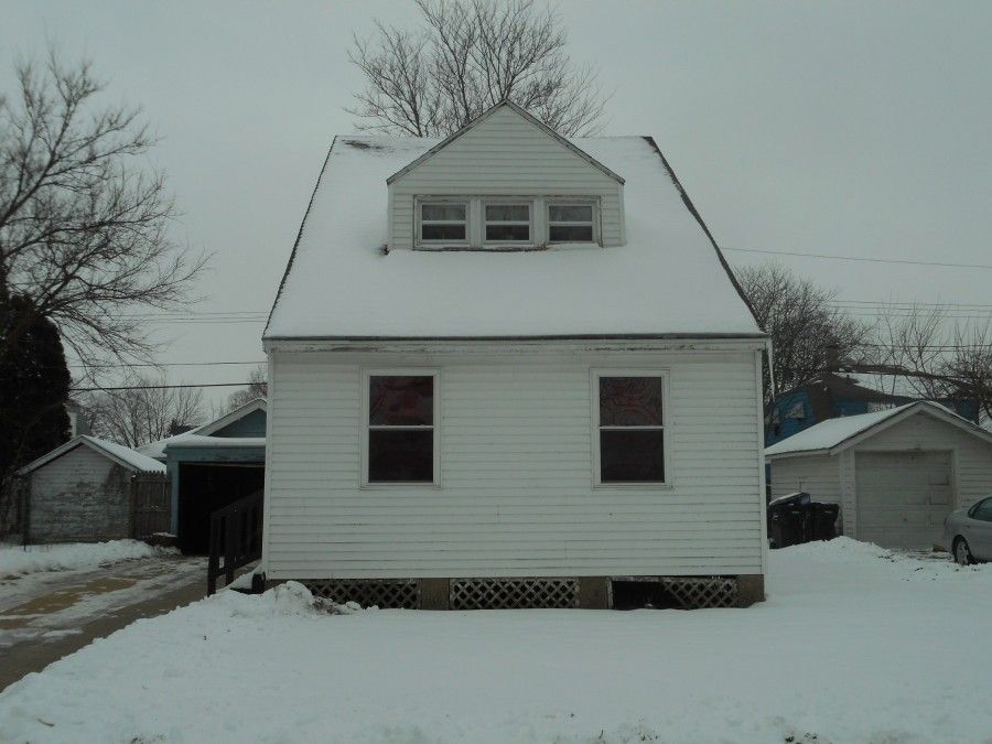 1757 Spruce St, Beloit, WI 53511