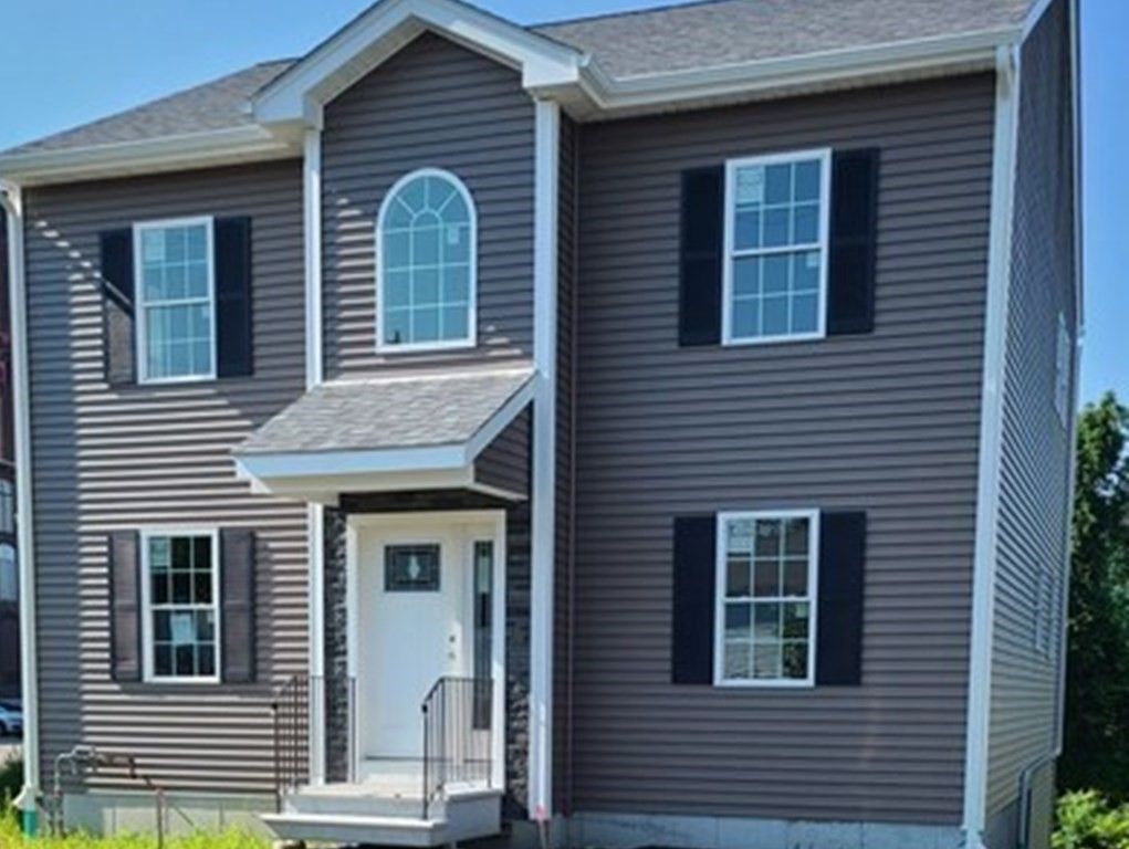 75 Griffin St #4, Fall River, MA 02724