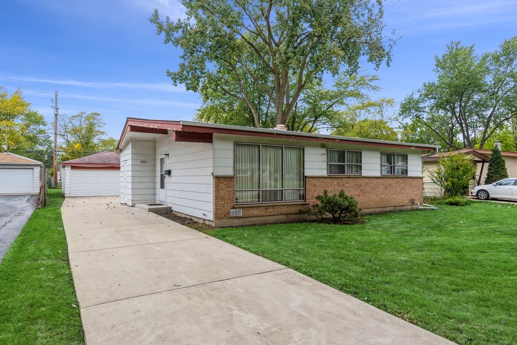 3803 Raven Ln, Rolling Meadows, IL 60008