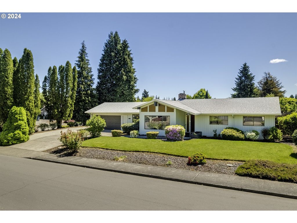 2878 SE Willow Dr, Hillsboro, OR 97123