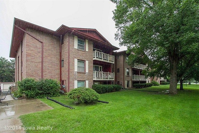 7815 Douglas Ave 303, Urbandale, IA 2 Bed, 2 Bath Condo 15 Photos