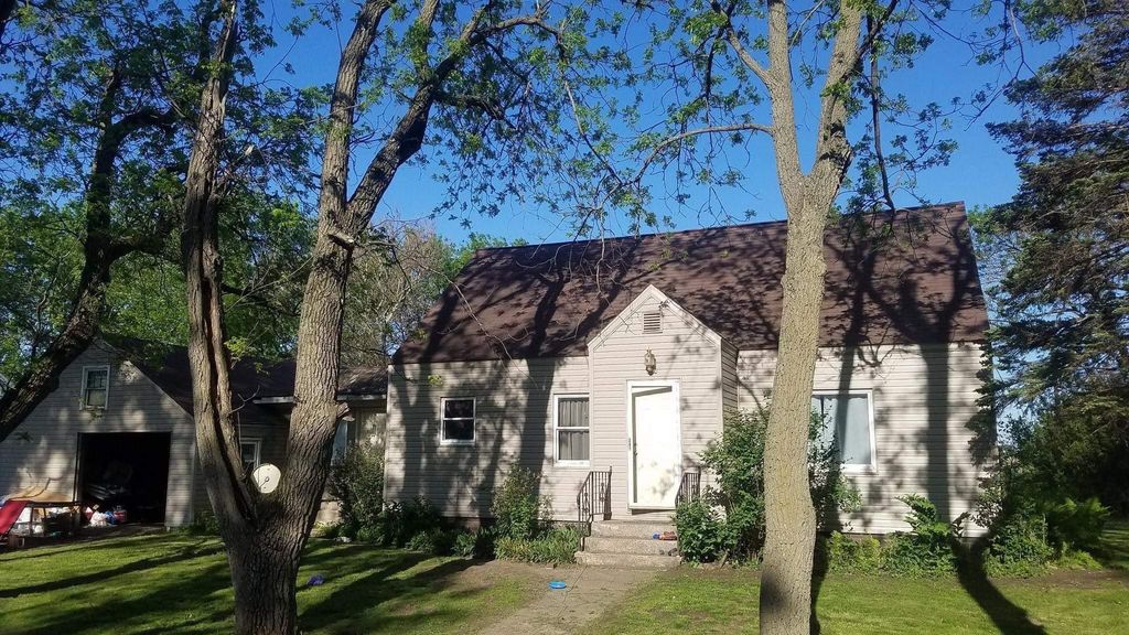 145 S  Lindberg Ave, Dunnell, MN 56127