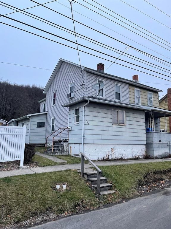 553 Railroad St, Windber, PA 15963