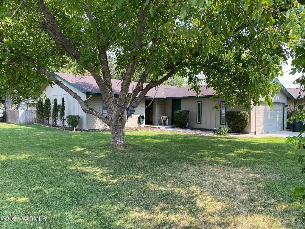 3001 S 5th St, Yakima, WA 98903