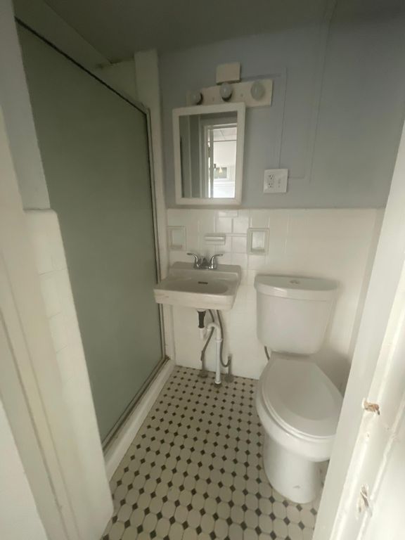 949 N 19th St #11, Allentown, PA 18104