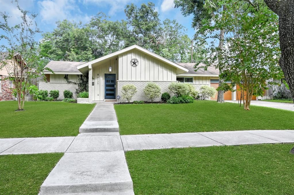 9127 Timberside Dr, Houston, TX 77025