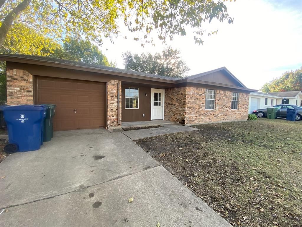 2630 Foxcroft Ln, Garland, TX 75044