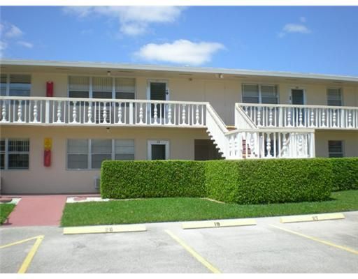 19 Hastings #B, West Palm Beach, FL 33417