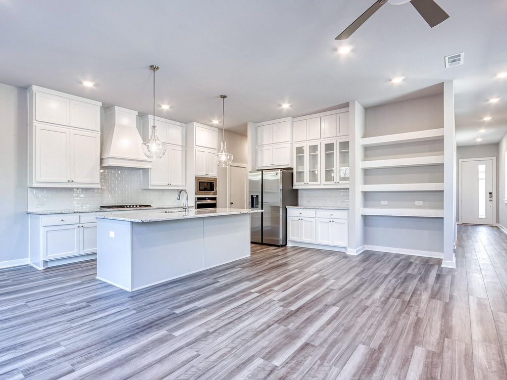 2231 Rook Dr, Dallas, TX 75211