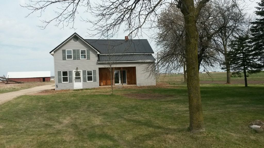 5745 County Rd   W, De Pere, WI 54115