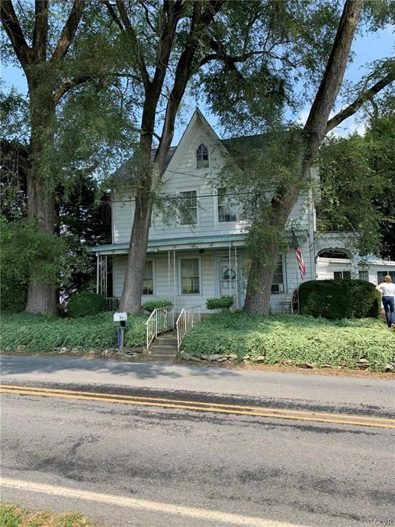 2223 Ash Ln, Mertztown, PA 19539