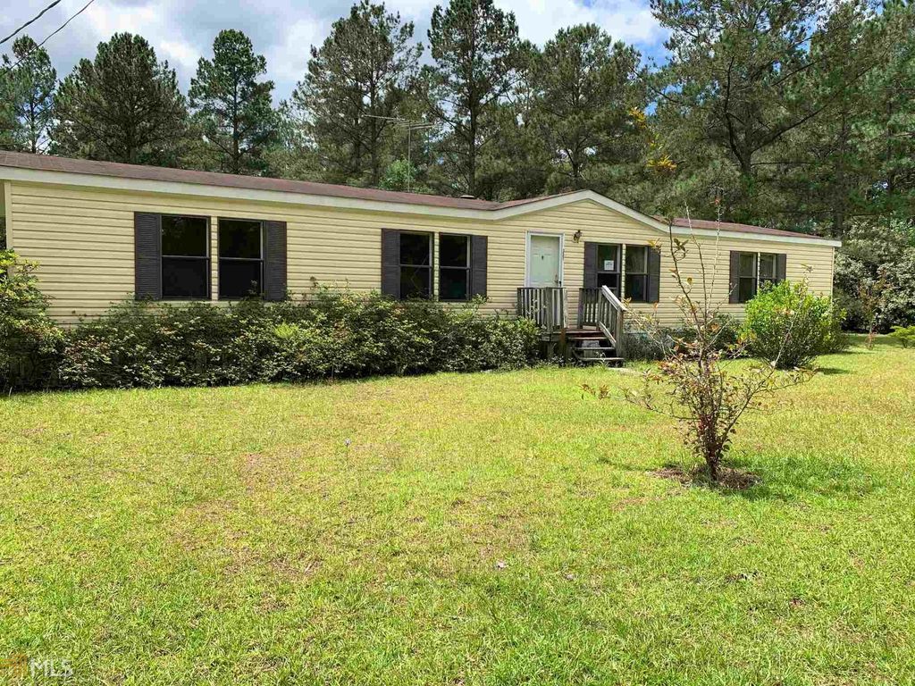 395 Middle Rd, Collins, GA 30421 3 Bed, 2 Bath Mobile / Manufactured