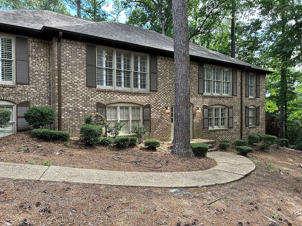 1121 Riverchase Pkwy W, Hoover, AL 35244 SingleFamily Home for Sale