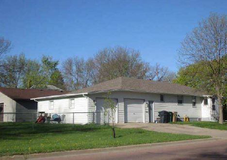 702 1st Ave NE, Watertown, SD 57201