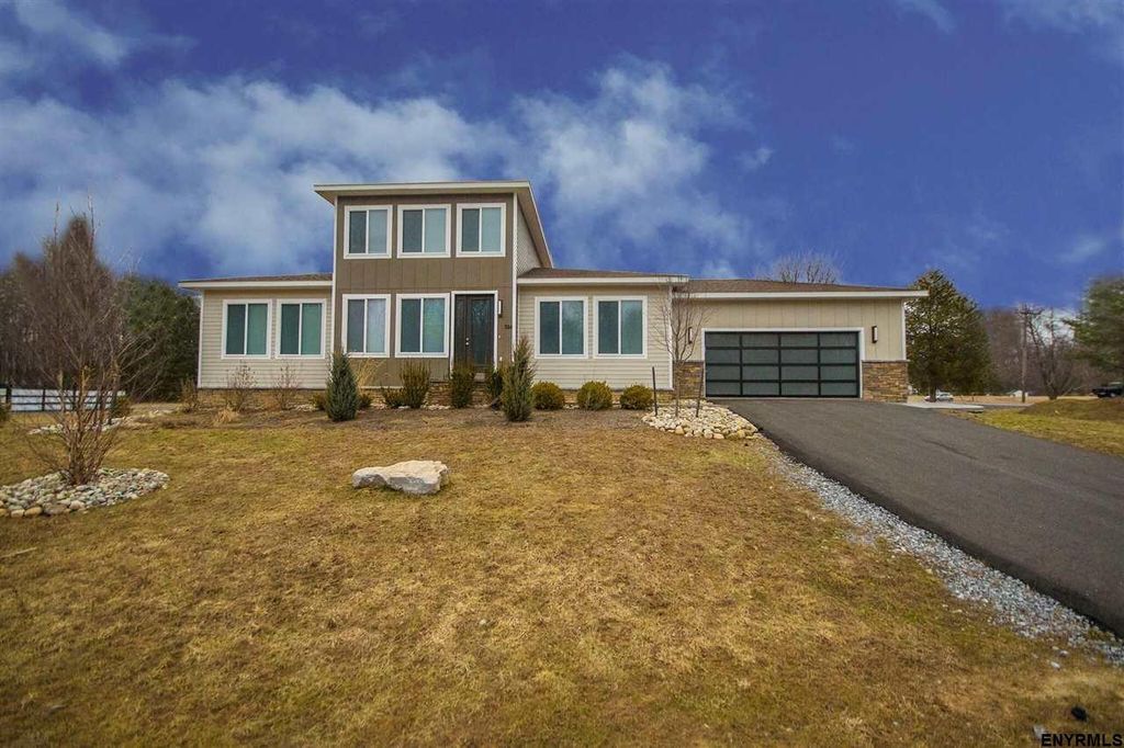324 Moe Rd, Clifton Park, NY 12065