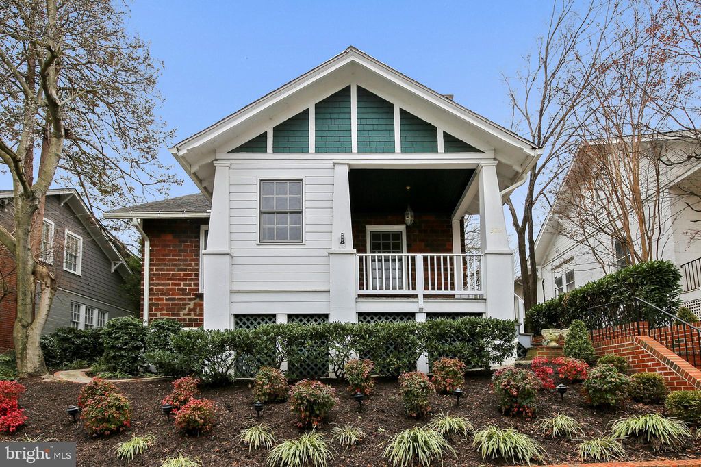 302 Rucker Pl, Alexandria, VA 22301