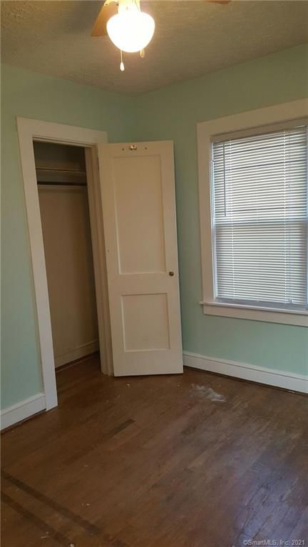 26 Westfield St, Manchester, CT 06042