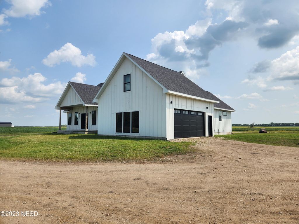 105 7th Ave  W, Bryant, SD 57221