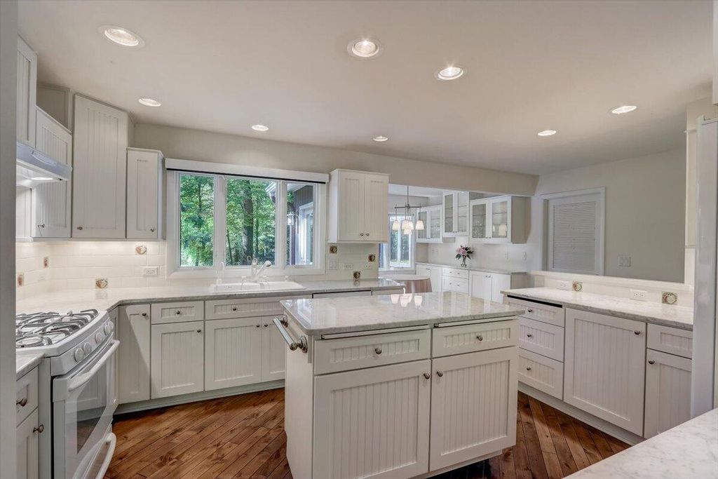 1925 Westmoor Ter, Elm Grove, WI 53122 Trulia