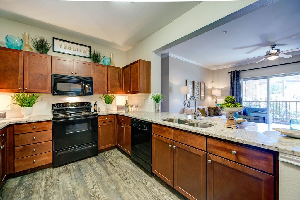 8600 W Highway 71, Austin, TX 78735