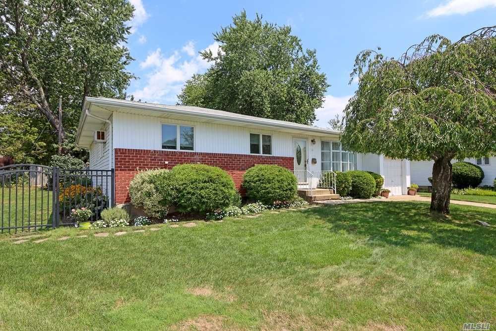 11 Frankie Ln, Old Bethpage, NY 11804 Trulia