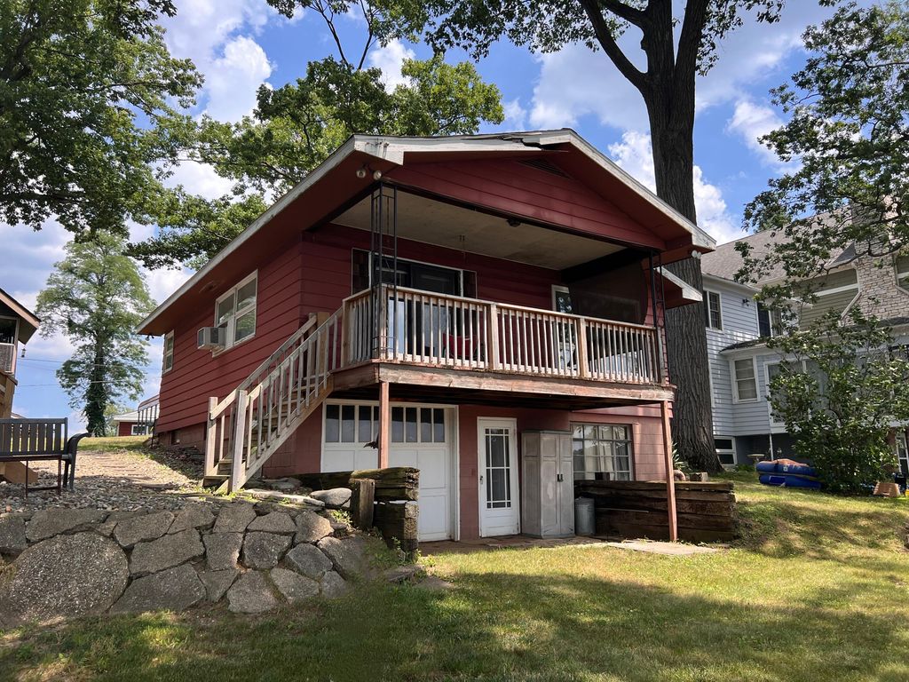 336 Grayson Rd, La Porte, IN 46350