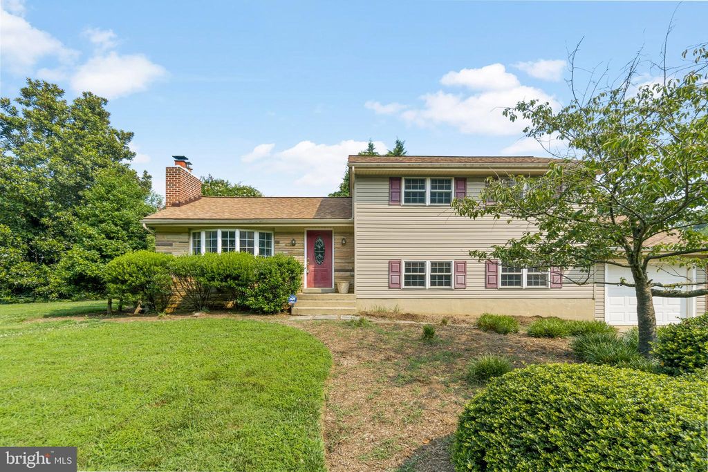 110 Lake View Dr, Annapolis, MD 21403