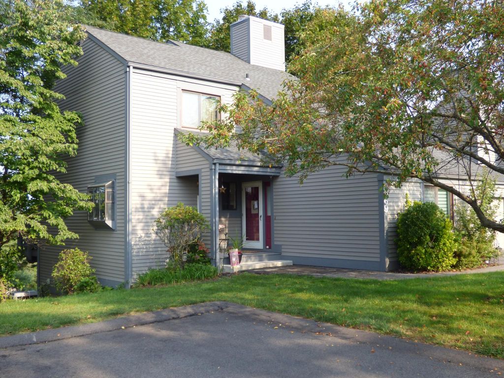 569 Pilgrim Hbr #569, Wallingford, CT 06492