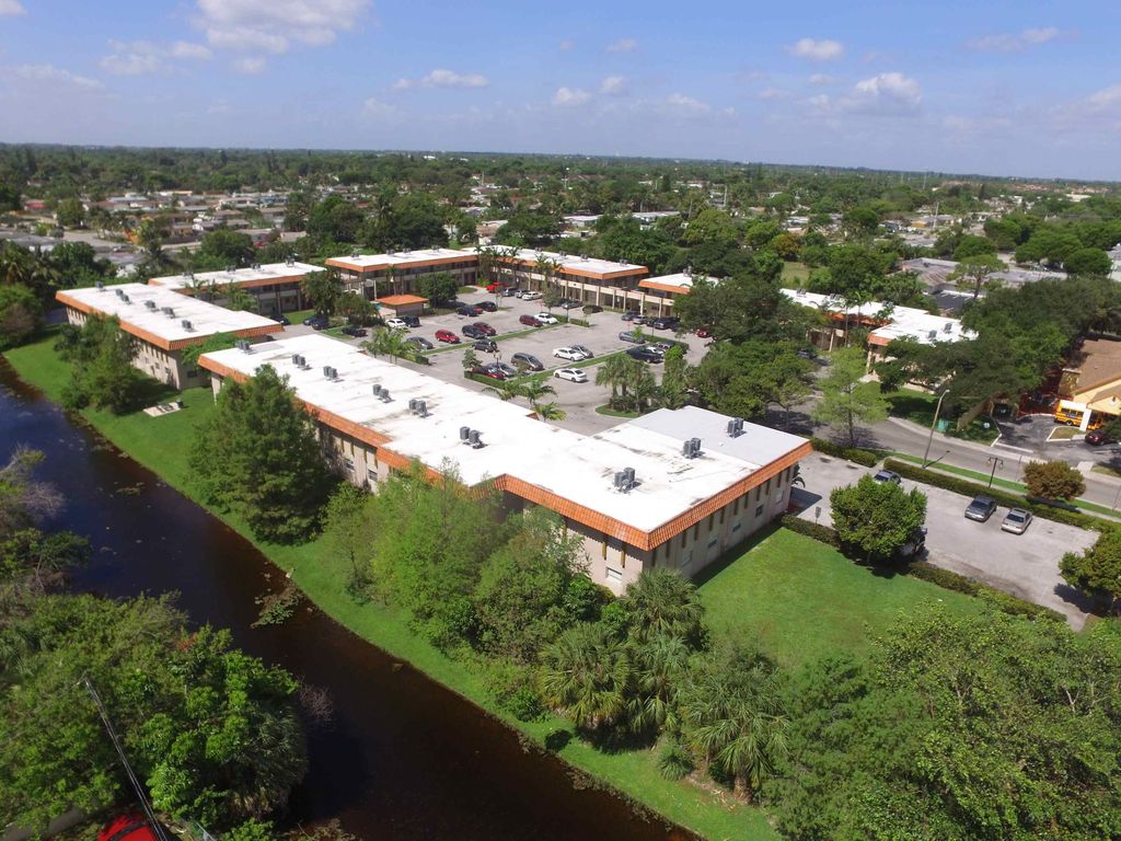 400 NW 65th Ave, Margate, FL 33063