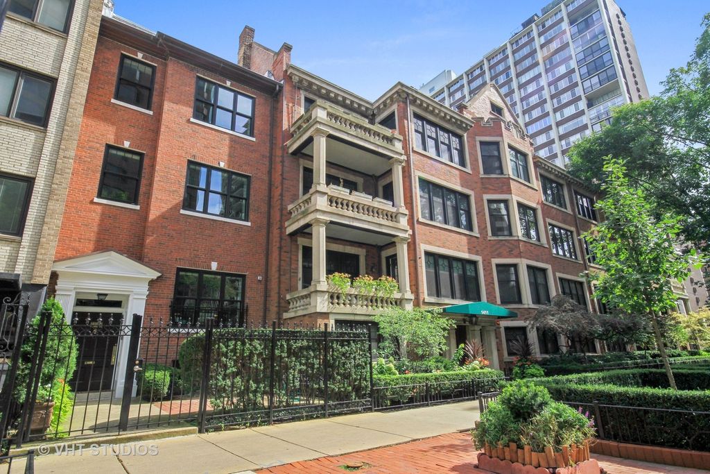 1415 N State Pkwy, Chicago, IL 60610