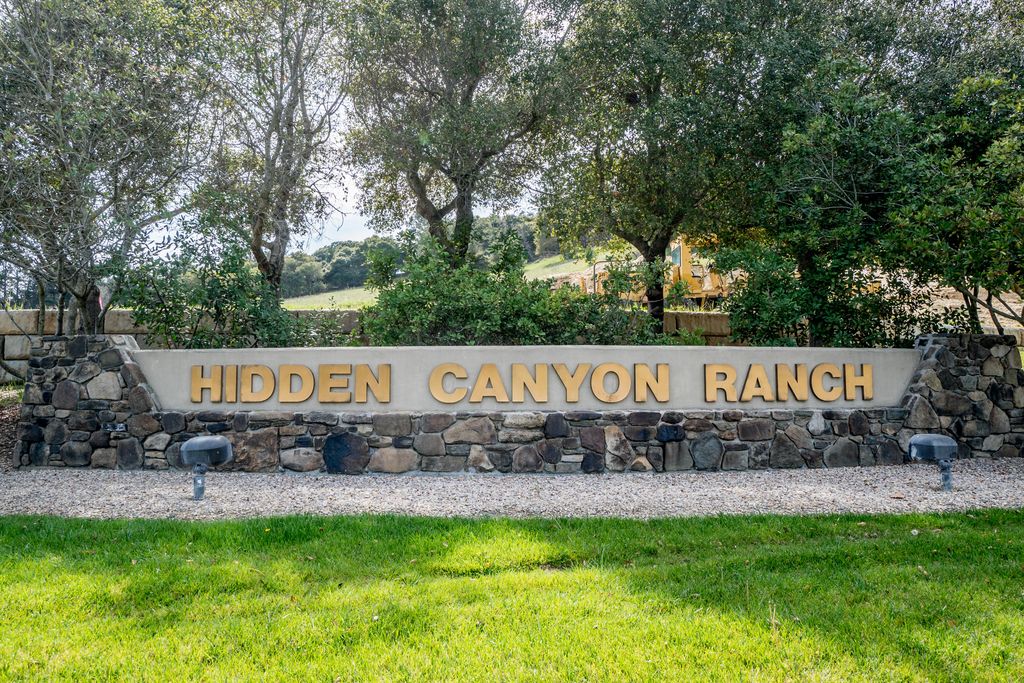 9020 Hidden Canyon Rd, Salinas, CA 93907