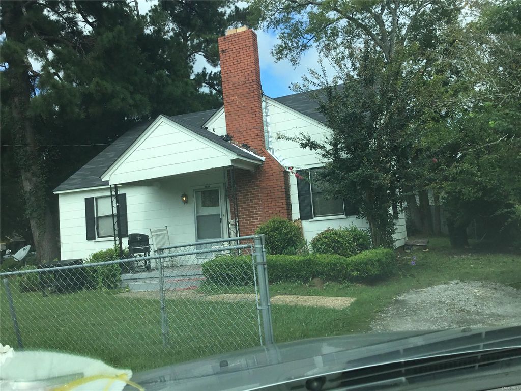 1005 Memorial Ave, Valley Grande, AL 36701
