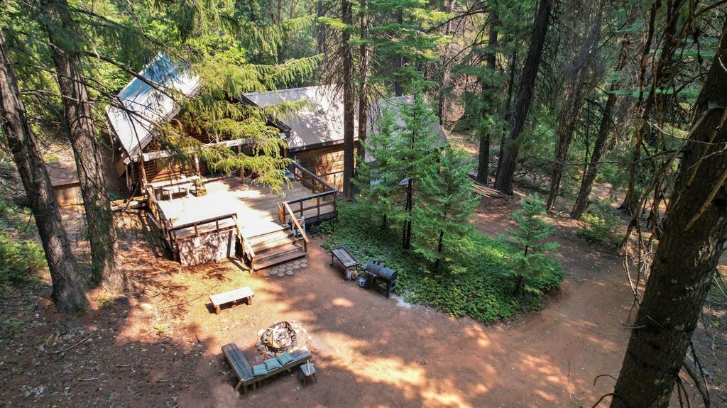 19945 Barton Hill Rd, Strawberry Valley, CA 95981