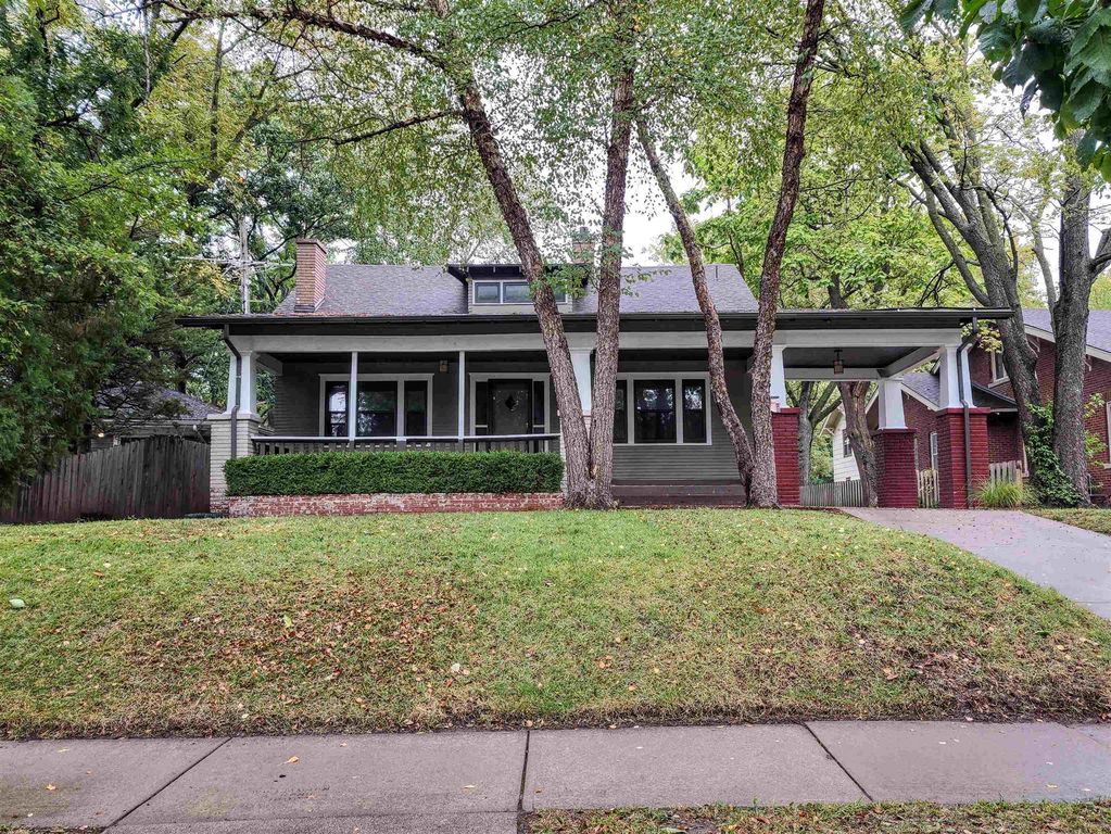 220 S Fountain Ave, Wichita, KS 67218