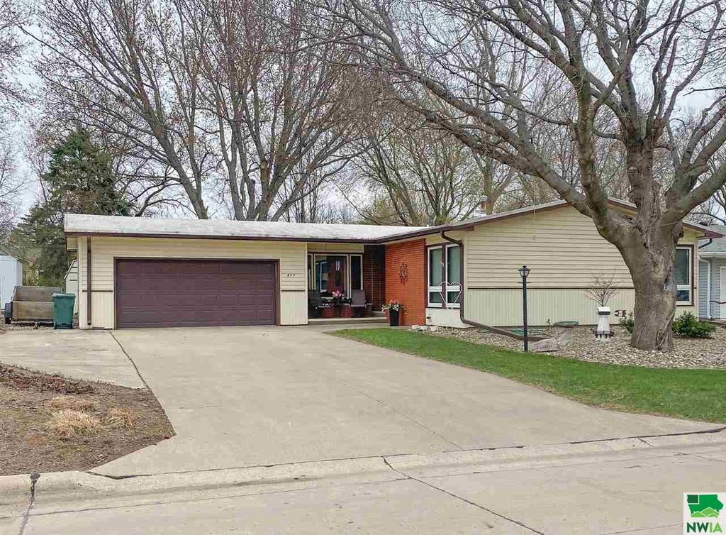511 Iowa Ave SW, Orange City, IA 51041 Trulia