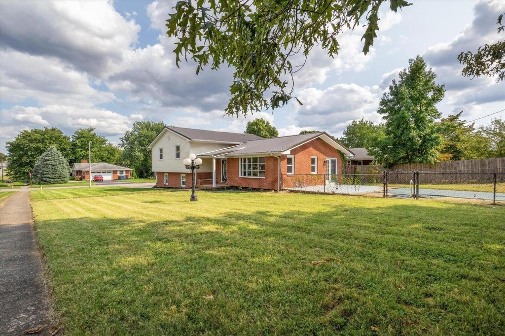 938 Lane Allen Rd, Lexington, KY 40504