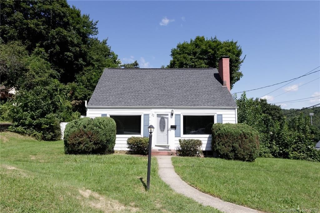 32 Gertrude Ave, Waterbury, CT 06708