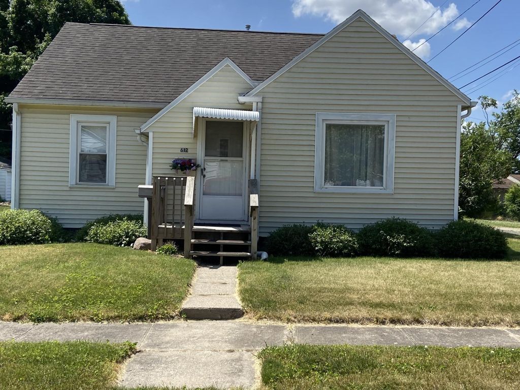 612 Russell St, Kendallville, IN 46755