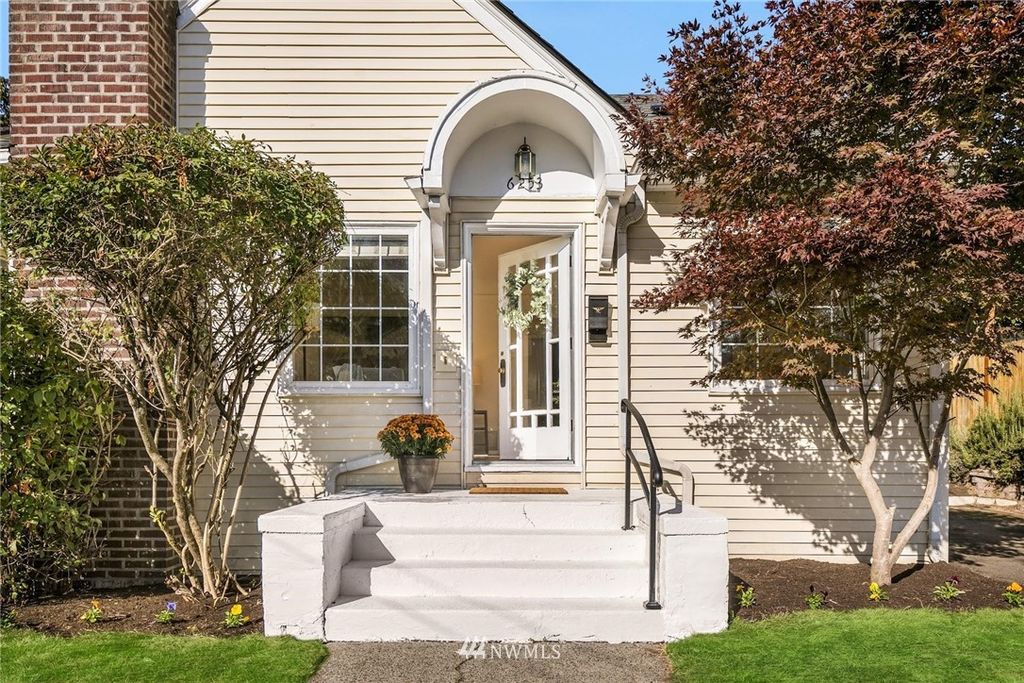 6253 25th Ave NE, Seattle, WA 98115
