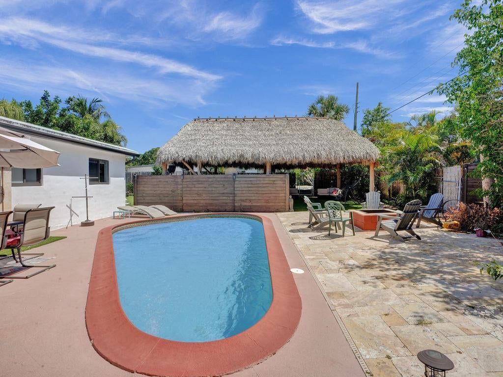 2099 NE 4th Ct, Boca Raton, FL 33431