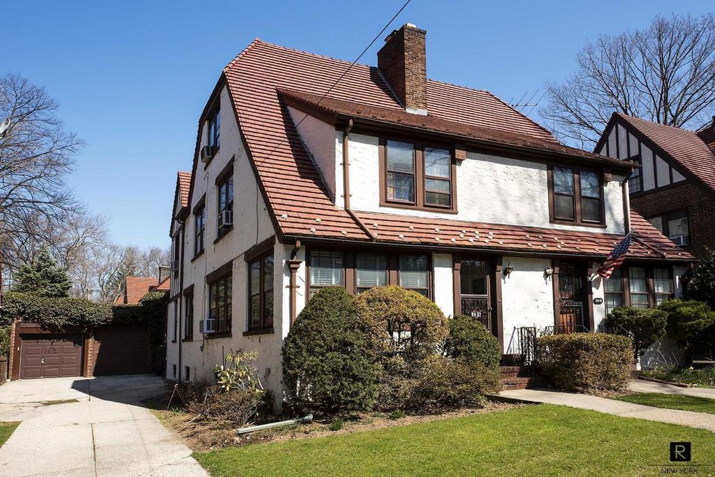 114-07 Union Tpke, Flushing, NY 11375 - See Est. Value, Schools & More