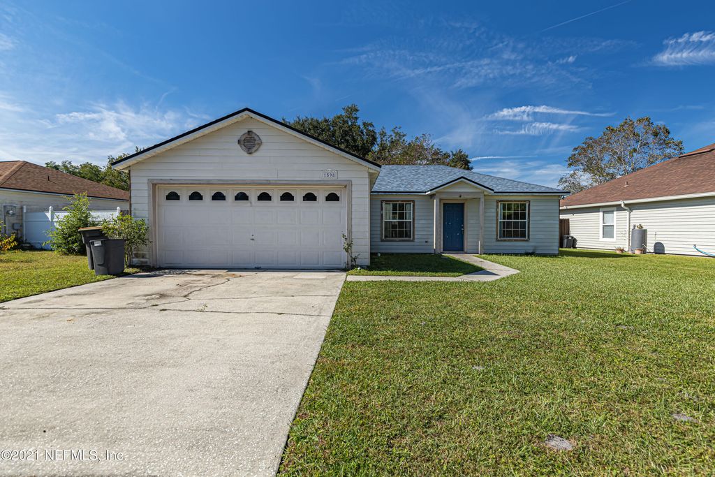 1598 Marble Lake Dr, Jacksonville, FL 32221