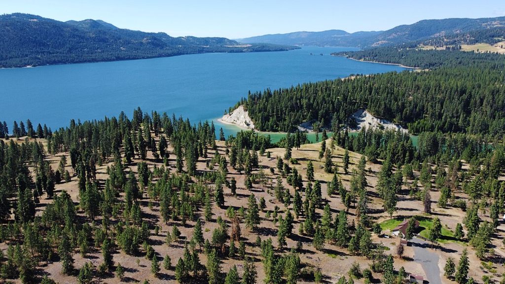 51 Roper Bay Dr, Kettle Falls, WA 99141